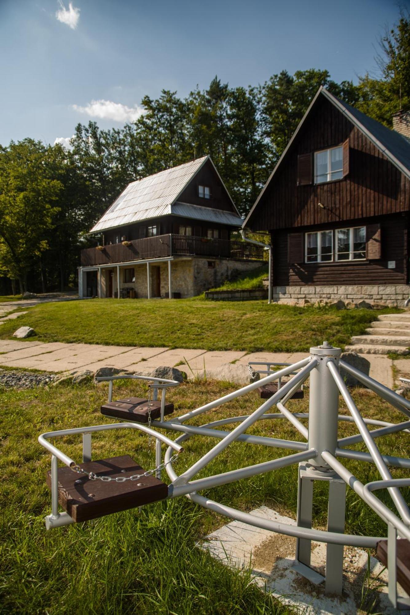 Rodinne Chaty Moravanpark - Ubytovani V Srdci Valasska Podkopná Lhota Exterior photo
